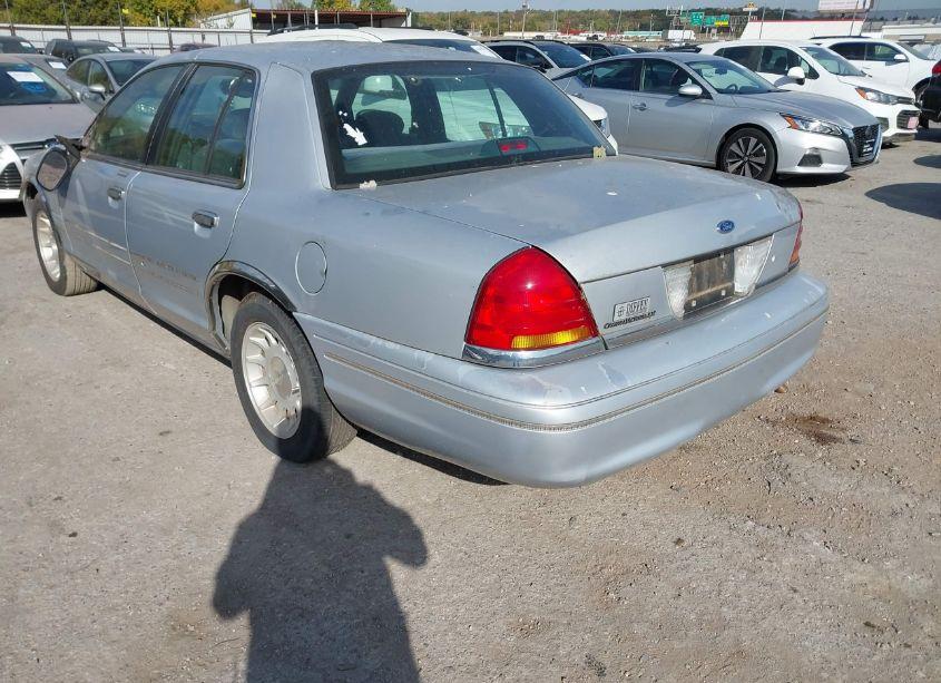 Photo 3 of 1999 Ford Crown VICTORIA LX (VIN 2FAFP74W6XX120979)