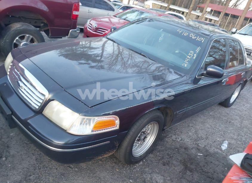 Photo 2 of 2000 Ford Crown VICTORIA LX (VIN 2FAFP74W6YX214233)