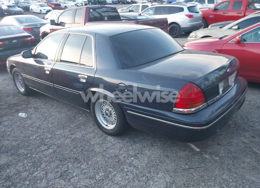 Photo 3 of 2000 Ford Crown VICTORIA LX (VIN 2FAFP74W6YX214233)