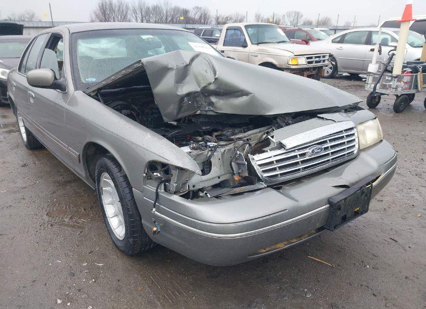 Photo 6 of 2001 Ford Crown VICTORIA LX (VIN 2FAFP74W71X114390)