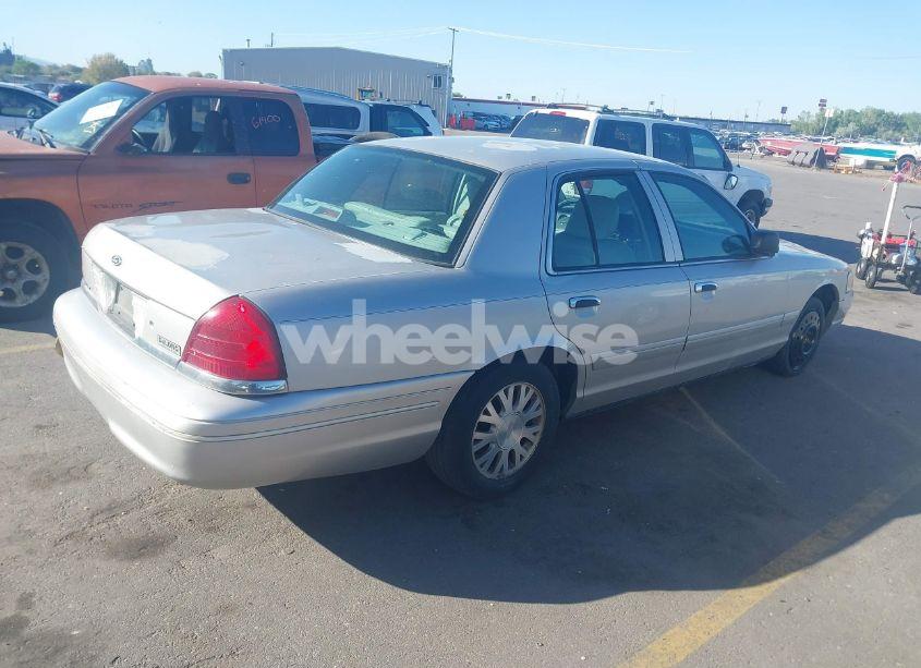 Photo 4 of 2004 Ford Crown VICTORIA LX (VIN 2FAFP74W74X132151)