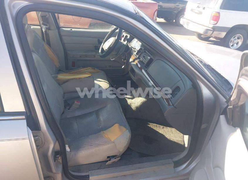 Photo 5 of 2004 Ford Crown VICTORIA LX (VIN 2FAFP74W74X132151)