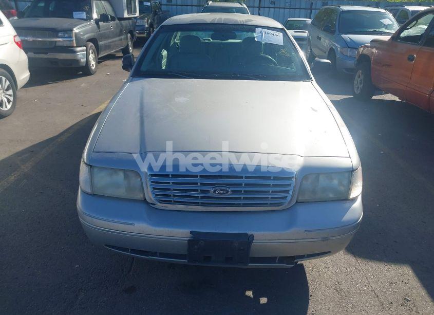 Photo 6 of 2004 Ford Crown VICTORIA LX (VIN 2FAFP74W74X132151)