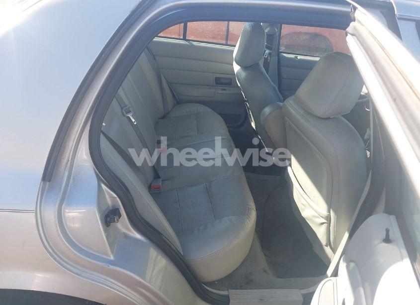 Photo 8 of 2004 Ford Crown VICTORIA LX (VIN 2FAFP74W74X132151)