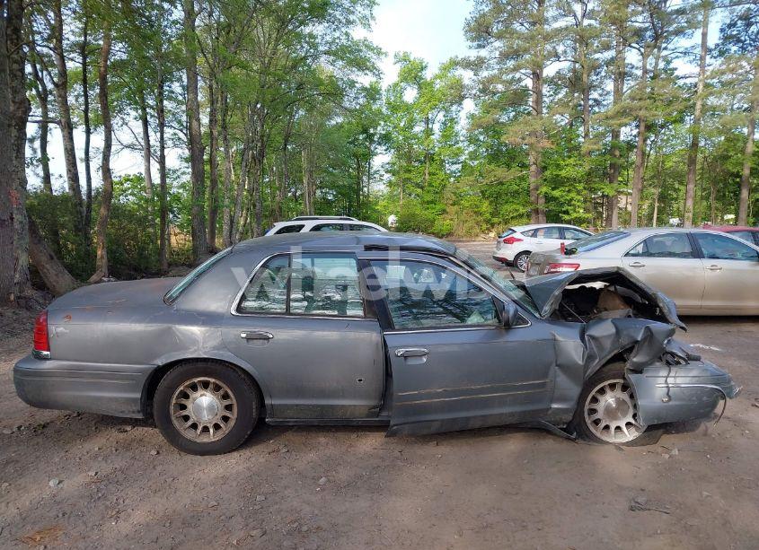 Photo 13 of 1999 Ford Crown VICTORIA LX (VIN 2FAFP74W7XX117573)