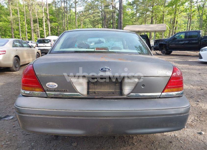 Photo 16 of 1999 Ford Crown VICTORIA LX (VIN 2FAFP74W7XX117573)