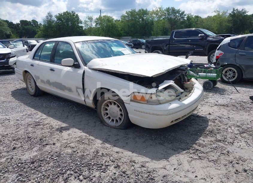 2001 Ford Crown VICTORIA LX (VIN 2FAFP74W81X102216) main photo