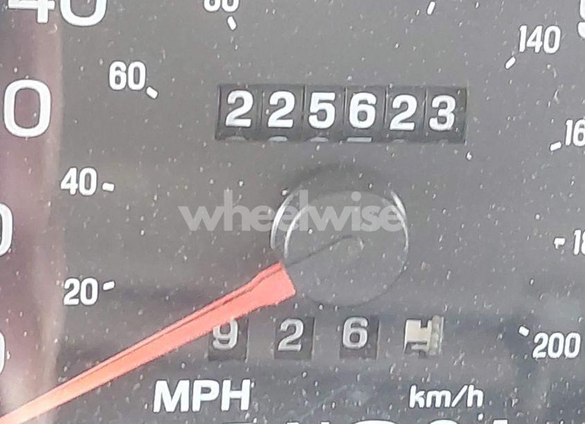 Photo 15 of 2001 Ford Crown VICTORIA LX (VIN 2FAFP74W81X102216)