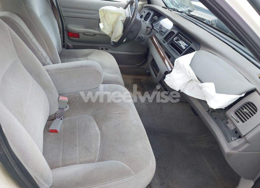 Photo 5 of 2001 Ford Crown VICTORIA LX (VIN 2FAFP74W81X102216)