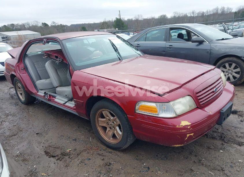 2002 Ford Crown VICTORIA LX (VIN 2FAFP74W82X148324) main photo