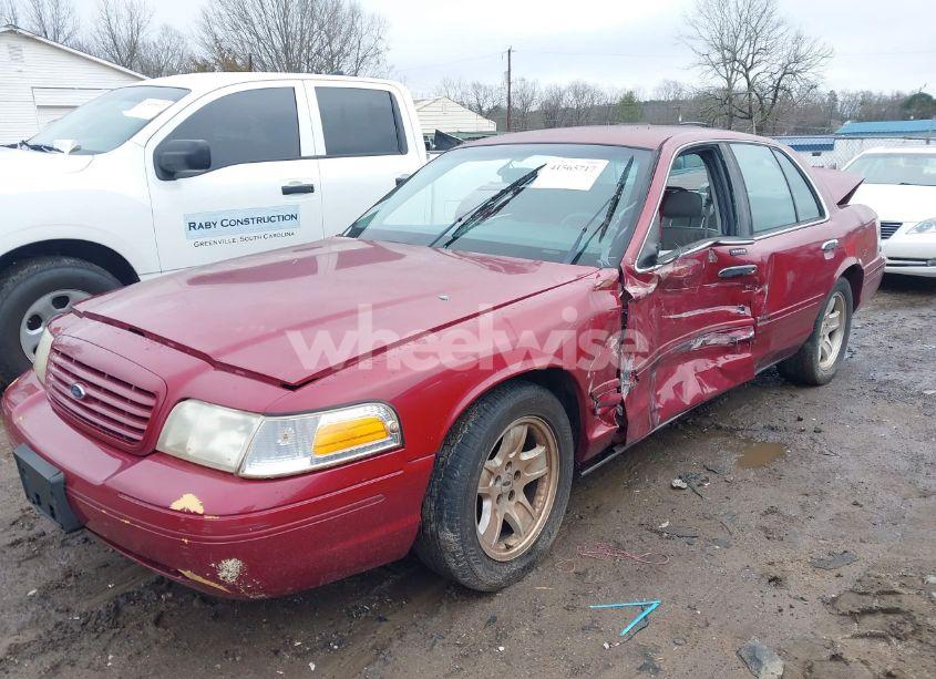 Photo 2 of 2002 Ford Crown VICTORIA LX (VIN 2FAFP74W82X148324)