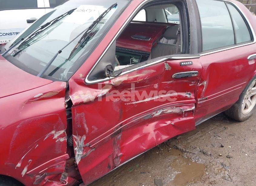 Photo 6 of 2002 Ford Crown VICTORIA LX (VIN 2FAFP74W82X148324)