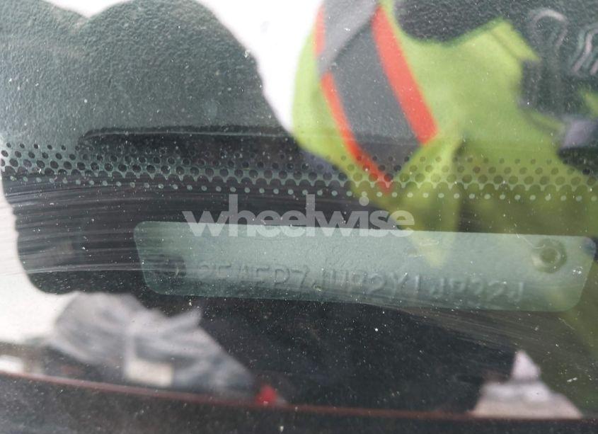 Photo 9 of 2002 Ford Crown VICTORIA LX (VIN 2FAFP74W82X148324)