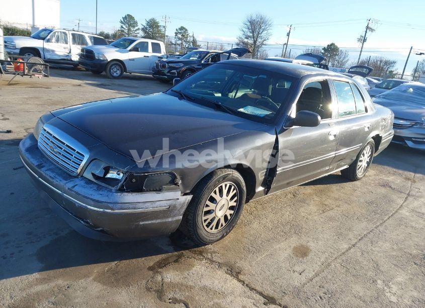 Photo 2 of 2004 Ford Crown VICTORIA LX (VIN 2FAFP74W84X174084)