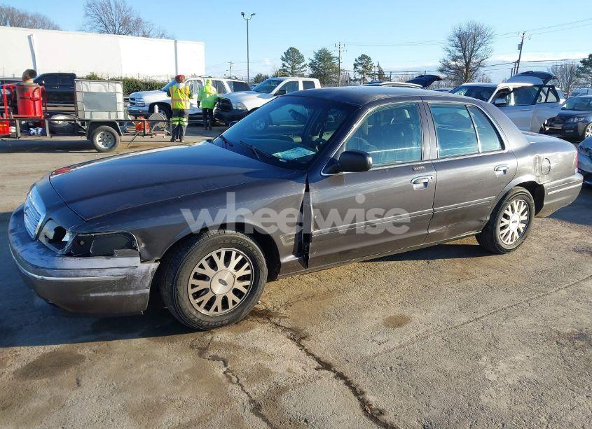 Photo 6 of 2004 Ford Crown VICTORIA LX (VIN 2FAFP74W84X174084)