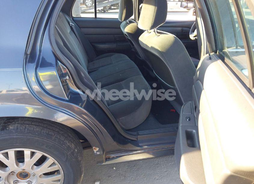 Photo 8 of 2004 Ford Crown VICTORIA LX (VIN 2FAFP74W84X174084)