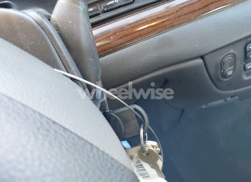 Photo 11 of 2005 Ford Crown VICTORIA LX/LX SPORT (VIN 2FAFP74W85X121984)