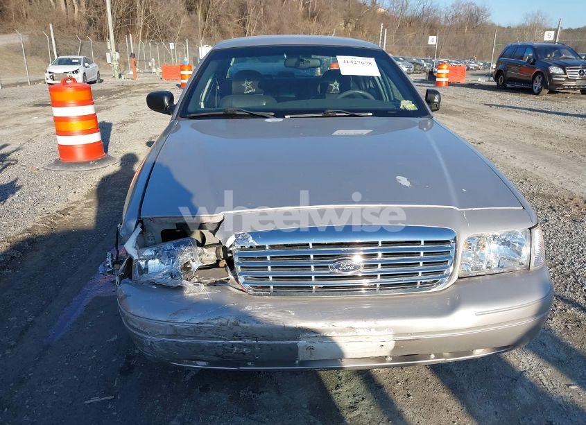 Photo 12 of 2005 Ford Crown VICTORIA LX/LX SPORT (VIN 2FAFP74W85X121984)