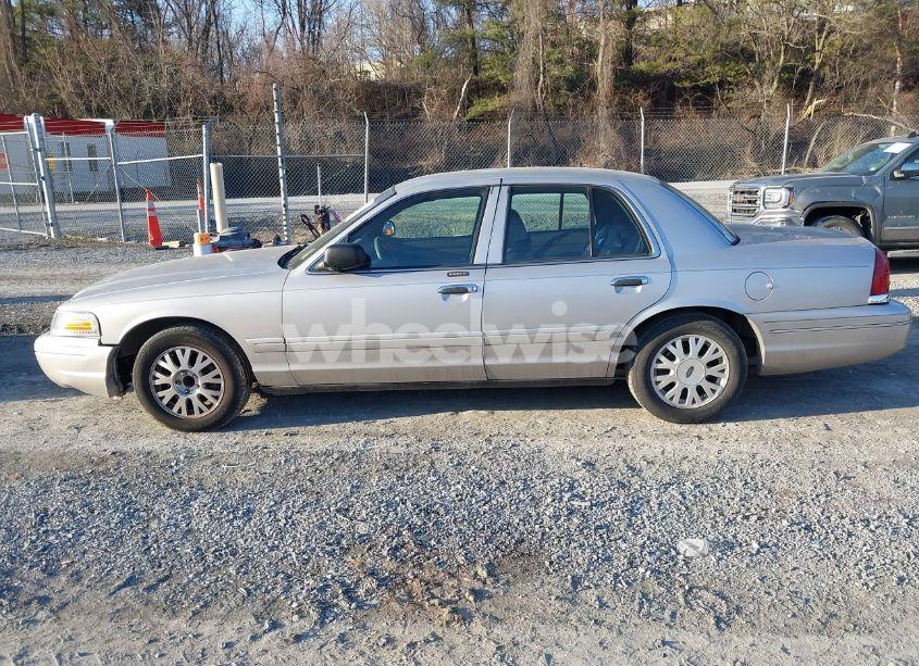 Photo 14 of 2005 Ford Crown VICTORIA LX/LX SPORT (VIN 2FAFP74W85X121984)