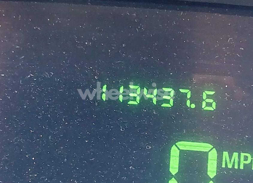 Photo 15 of 2005 Ford Crown VICTORIA LX/LX SPORT (VIN 2FAFP74W85X121984)