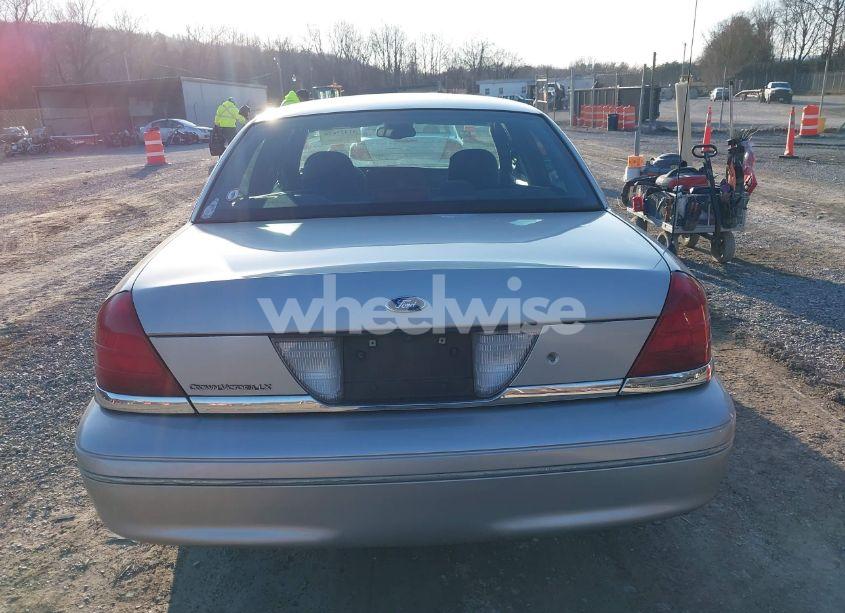 Photo 16 of 2005 Ford Crown VICTORIA LX/LX SPORT (VIN 2FAFP74W85X121984)