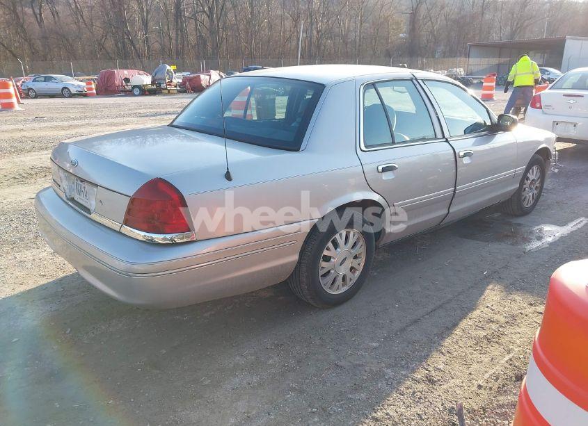 Photo 4 of 2005 Ford Crown VICTORIA LX/LX SPORT (VIN 2FAFP74W85X121984)