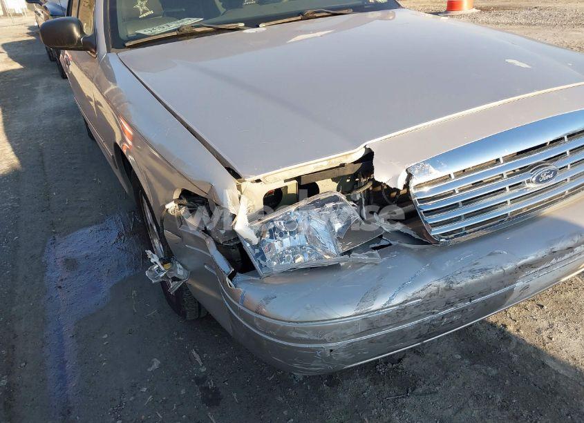 Photo 6 of 2005 Ford Crown VICTORIA LX/LX SPORT (VIN 2FAFP74W85X121984)