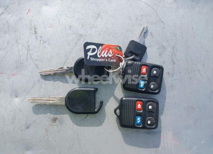 Photo 11 of 2006 Ford Crown VICTORIA LX/LX SPORT (VIN 2FAFP74W86X107486)