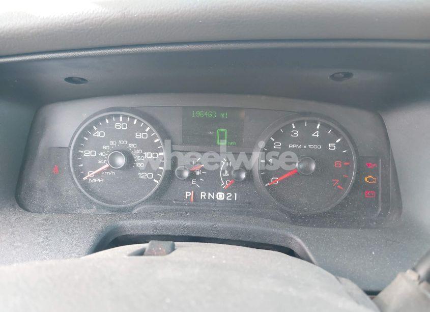 Photo 7 of 2006 Ford Crown VICTORIA LX/LX SPORT (VIN 2FAFP74W86X107486)