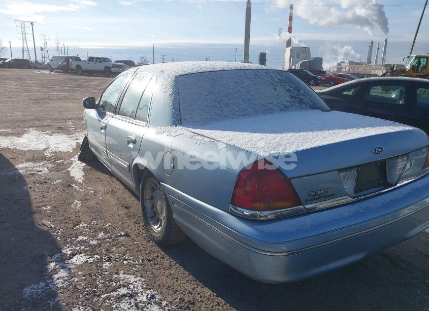 Photo 3 of 2000 Ford Crown VICTORIA LX (VIN 2FAFP74W8YX167061)