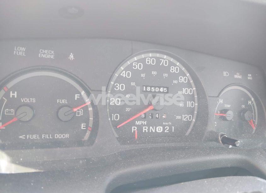 Photo 7 of 2000 Ford Crown VICTORIA LX (VIN 2FAFP74W8YX167061)