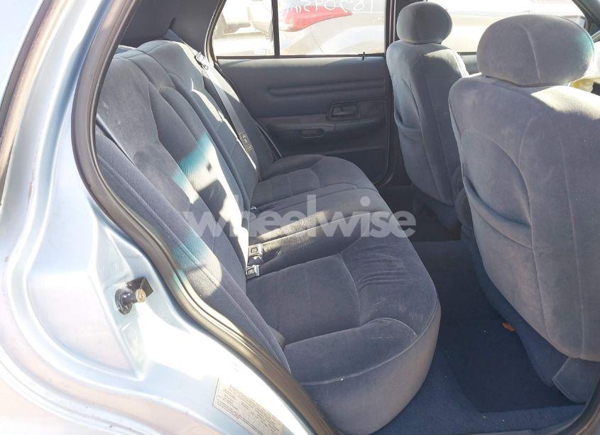 Photo 8 of 2000 Ford Crown VICTORIA LX (VIN 2FAFP74W8YX167061)