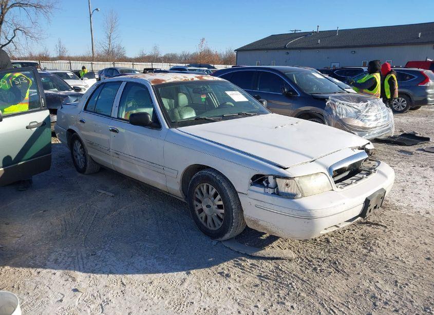 2005 Ford Crown VICTORIA LX/LX SPORT (VIN 2FAFP74W95X135988) main photo