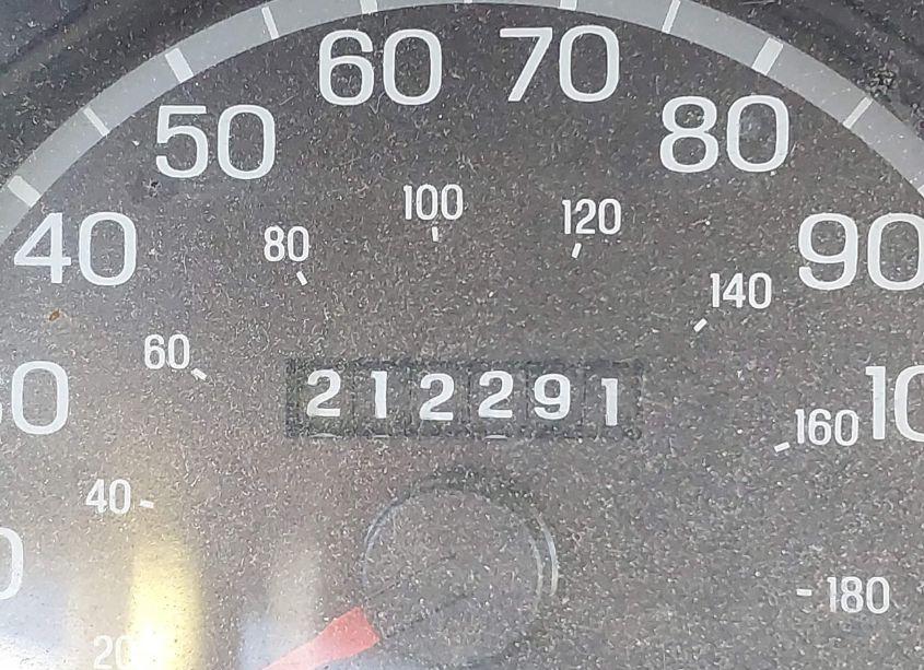 Photo 15 of 2005 Ford Crown VICTORIA LX/LX SPORT (VIN 2FAFP74W95X135988)