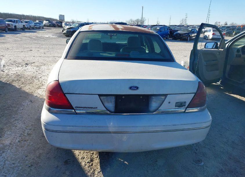 Photo 16 of 2005 Ford Crown VICTORIA LX/LX SPORT (VIN 2FAFP74W95X135988)