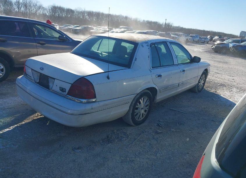 Photo 4 of 2005 Ford Crown VICTORIA LX/LX SPORT (VIN 2FAFP74W95X135988)