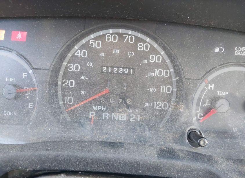 Photo 7 of 2005 Ford Crown VICTORIA LX/LX SPORT (VIN 2FAFP74W95X135988)