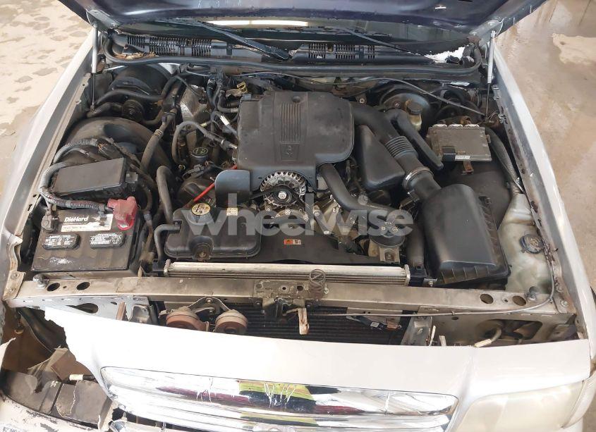 Photo 10 of 2005 Ford Crown VICTORIA LX/LX SPORT (VIN 2FAFP74W95X158705)