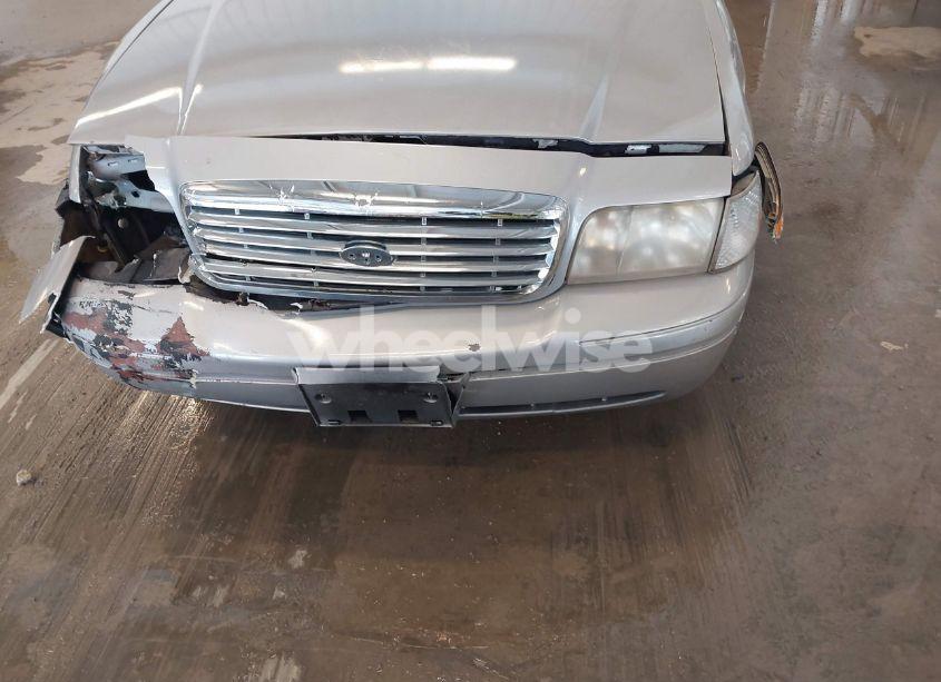 Photo 6 of 2005 Ford Crown VICTORIA LX/LX SPORT (VIN 2FAFP74W95X158705)