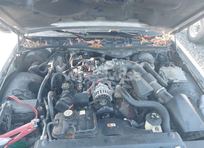 Photo 10 of 2005 Ford Crown VICTORIA LX/LX SPORT (VIN 2FAFP74W95X166416)