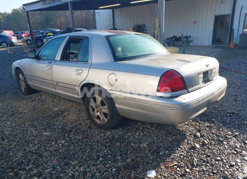 Photo 3 of 2005 Ford Crown VICTORIA LX/LX SPORT (VIN 2FAFP74W95X166416)