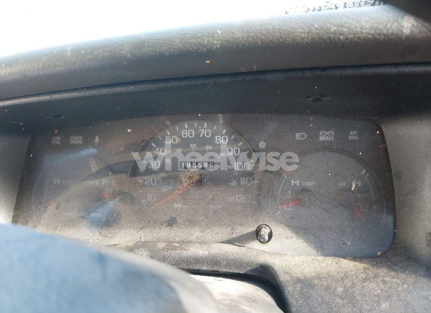 Photo 7 of 2005 Ford Crown VICTORIA LX/LX SPORT (VIN 2FAFP74W95X166416)