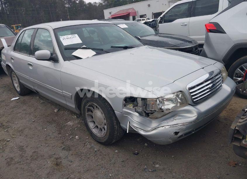 1999 Ford Crown VICTORIA LX (VIN 2FAFP74W9XX236645) main photo