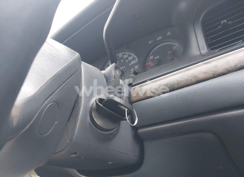 Photo 11 of 1999 Ford Crown VICTORIA LX (VIN 2FAFP74W9XX236645)