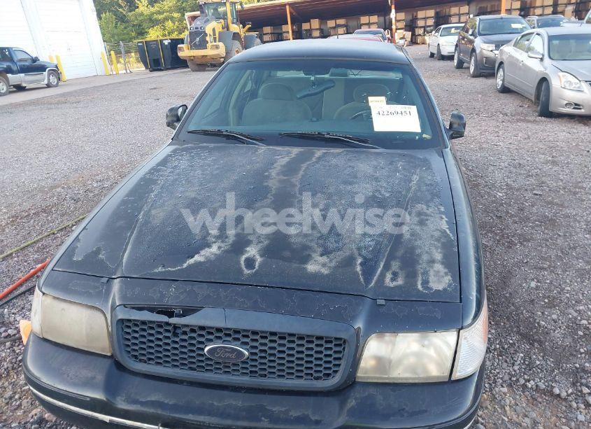 Photo 6 of 2003 Ford Crown VICTORIA LX (VIN 2FAFP74WX3X136631)