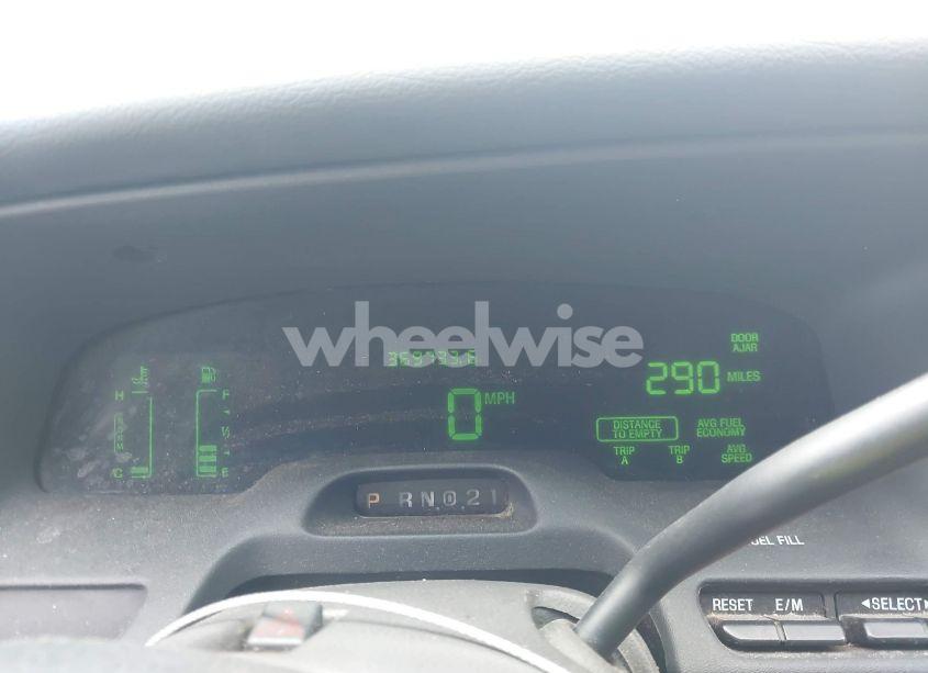 Photo 7 of 2003 Ford Crown VICTORIA LX (VIN 2FAFP74WX3X136631)