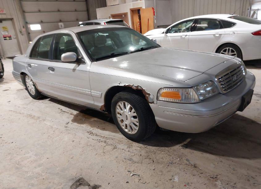 2003 Ford Crown VICTORIA LX (VIN 2FAFP74WX3X165269) main photo