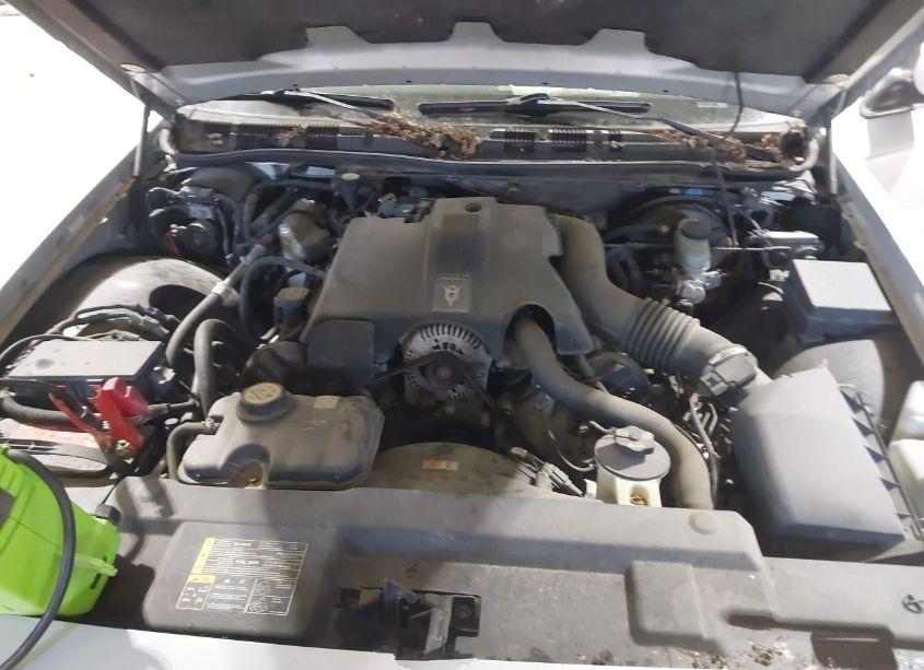 Photo 10 of 2003 Ford Crown VICTORIA LX (VIN 2FAFP74WX3X165269)