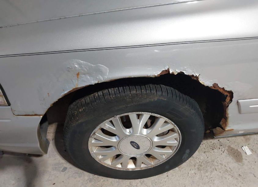 Photo 12 of 2003 Ford Crown VICTORIA LX (VIN 2FAFP74WX3X165269)