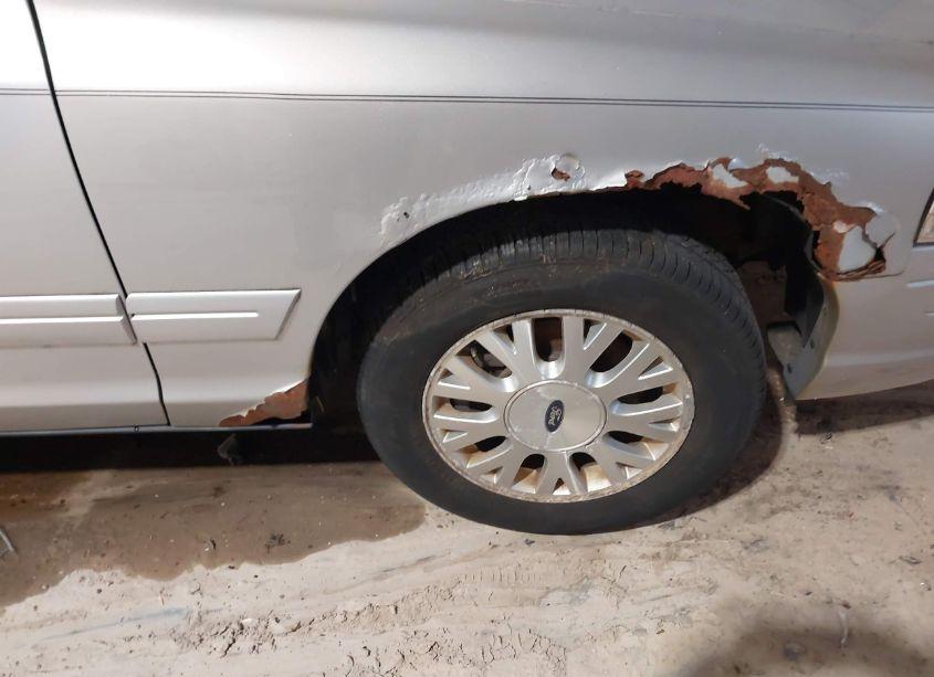 Photo 15 of 2003 Ford Crown VICTORIA LX (VIN 2FAFP74WX3X165269)